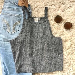 🌊Trendy ribbed crop top with flattering neck line